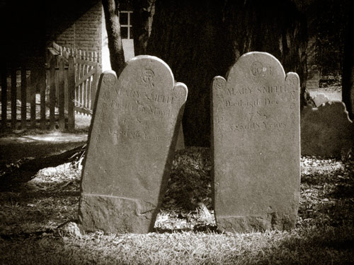 tombstones in Prince Geoge Winyah graveyard